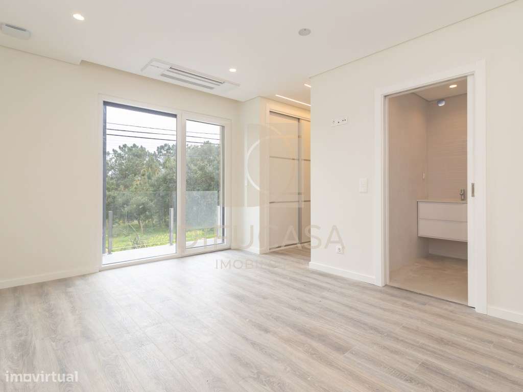 Moradia Isolada T4 c/ Piscina e Garagem-28