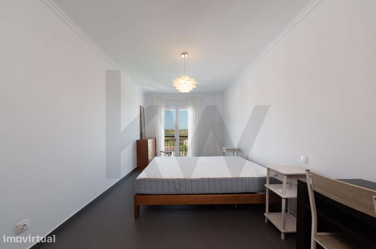 Apartamento T3 único com 3 lugares de estacionamento - VRSA-18