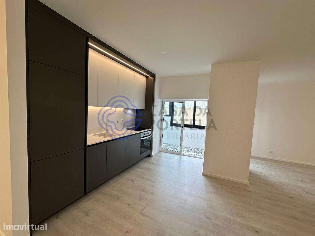 T2 totalmente remodelado para venda na rua de Serralves - Grande imagem: 3/49