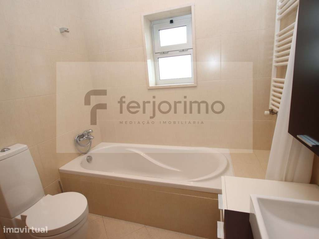 'NOVIDADE'
Excelente Moradia Geminada-51