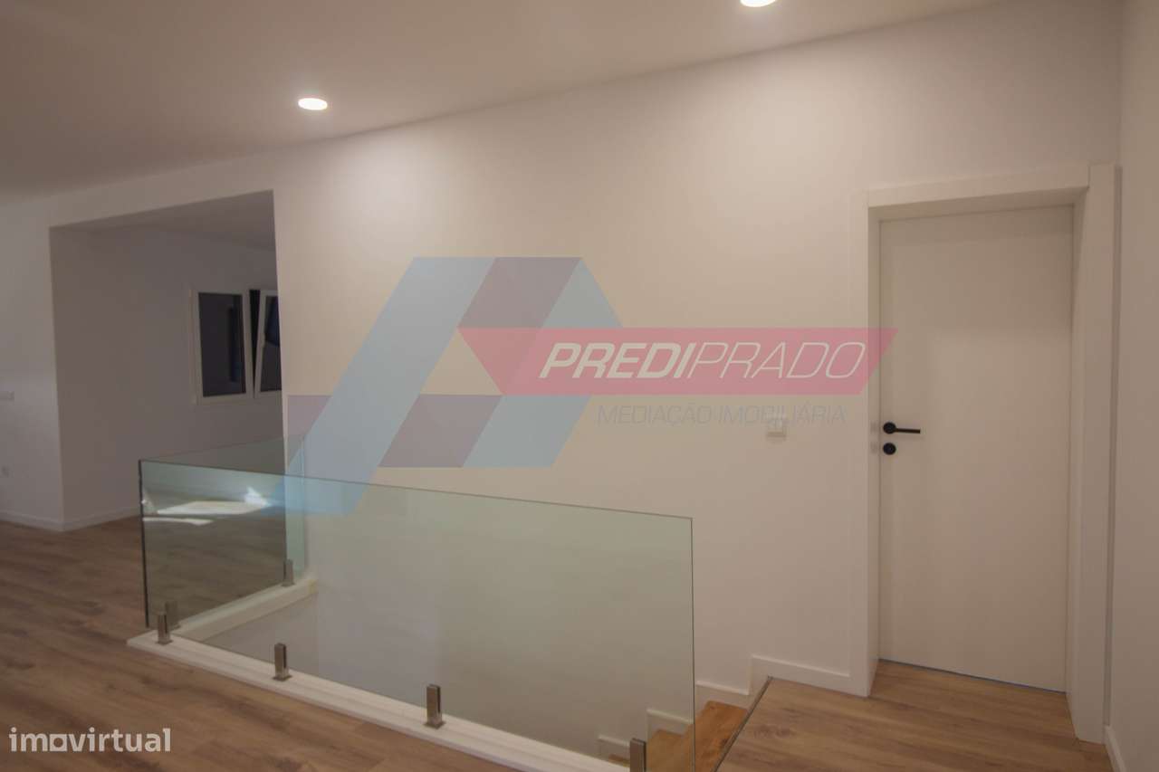 Excelente Moradia T4 em Cervães-19