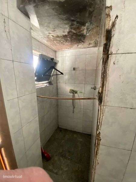 Moradia Geminada T1 p/ recuperar - Oportunidade! - Grande imagem: 5/7