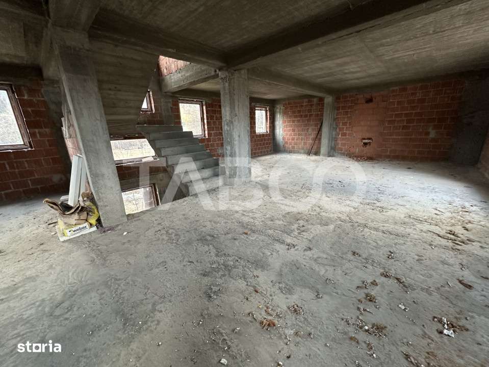 Pensiune  la Rosu480 mp de vanzare Statiune Climaterica Sambata de Sus - Imagine principală: 4/9