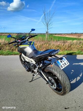 Yamaha MT - 8