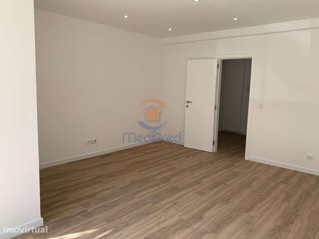 Apartamento T3 totalmente remodelado | Amadora-19