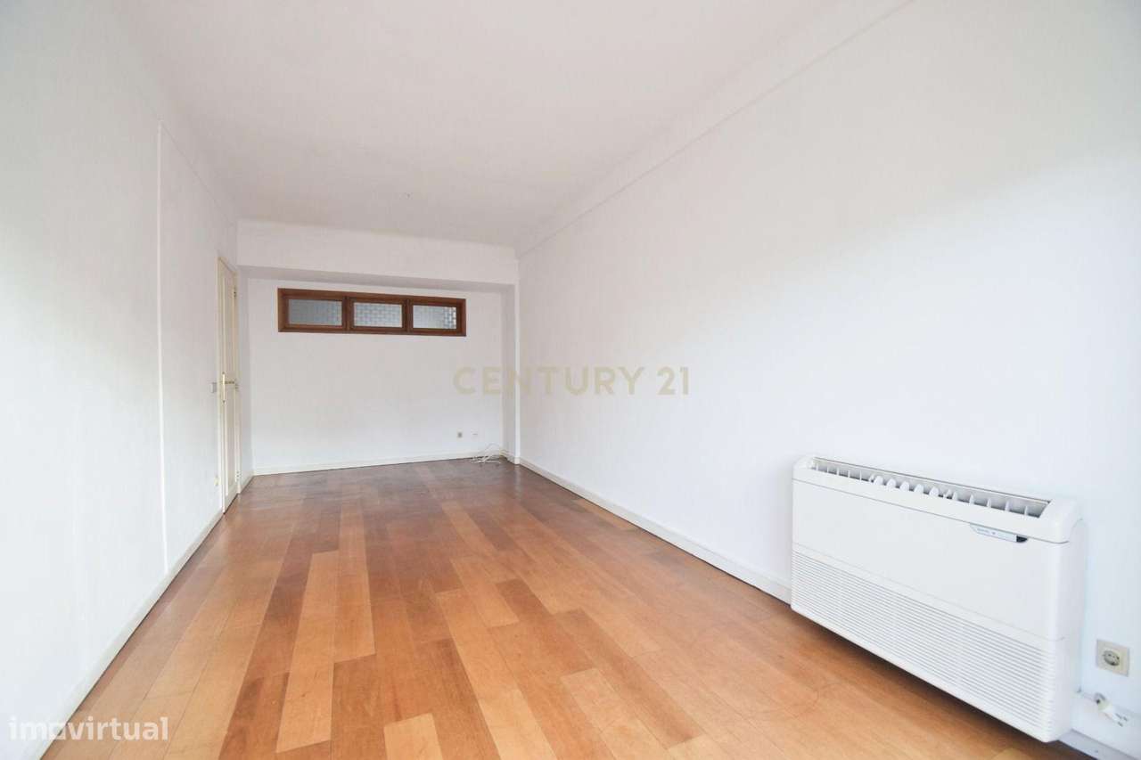 Arrenda-se T2 com varanda em Coimbra - Grande imagem: 3/16