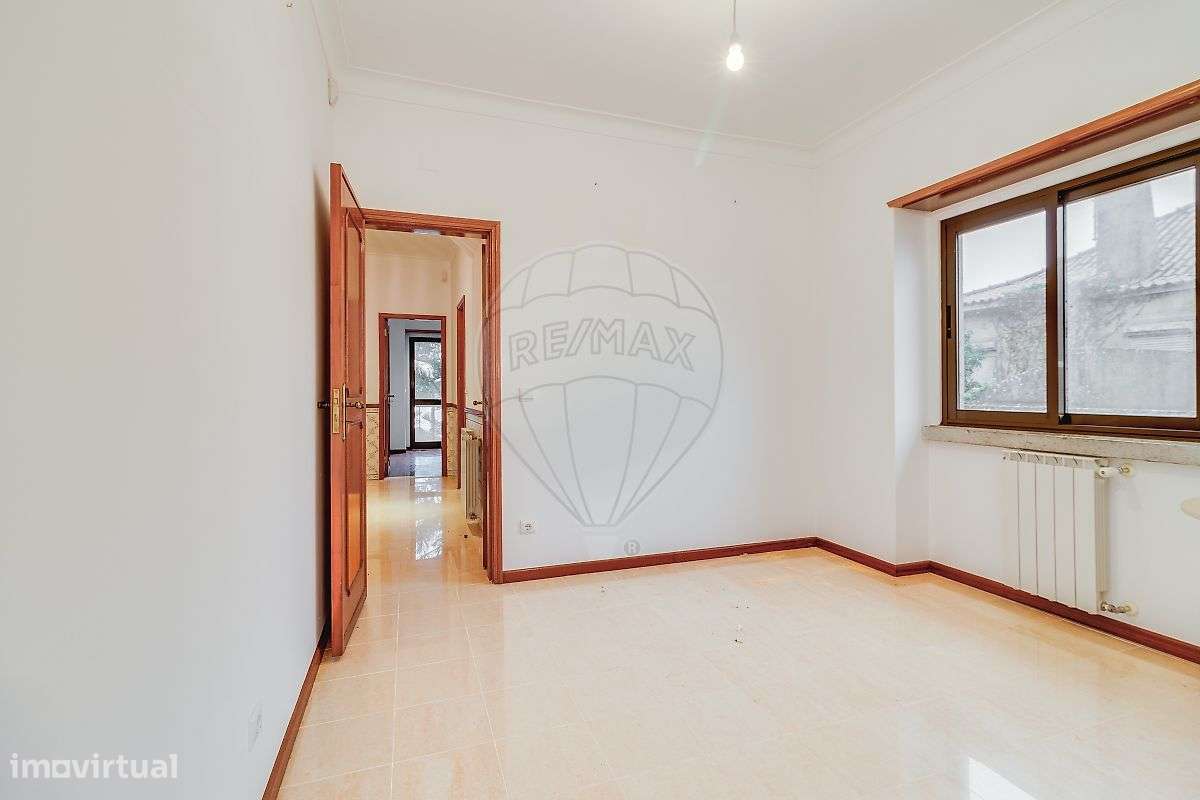 Moradia T8 para venda-23