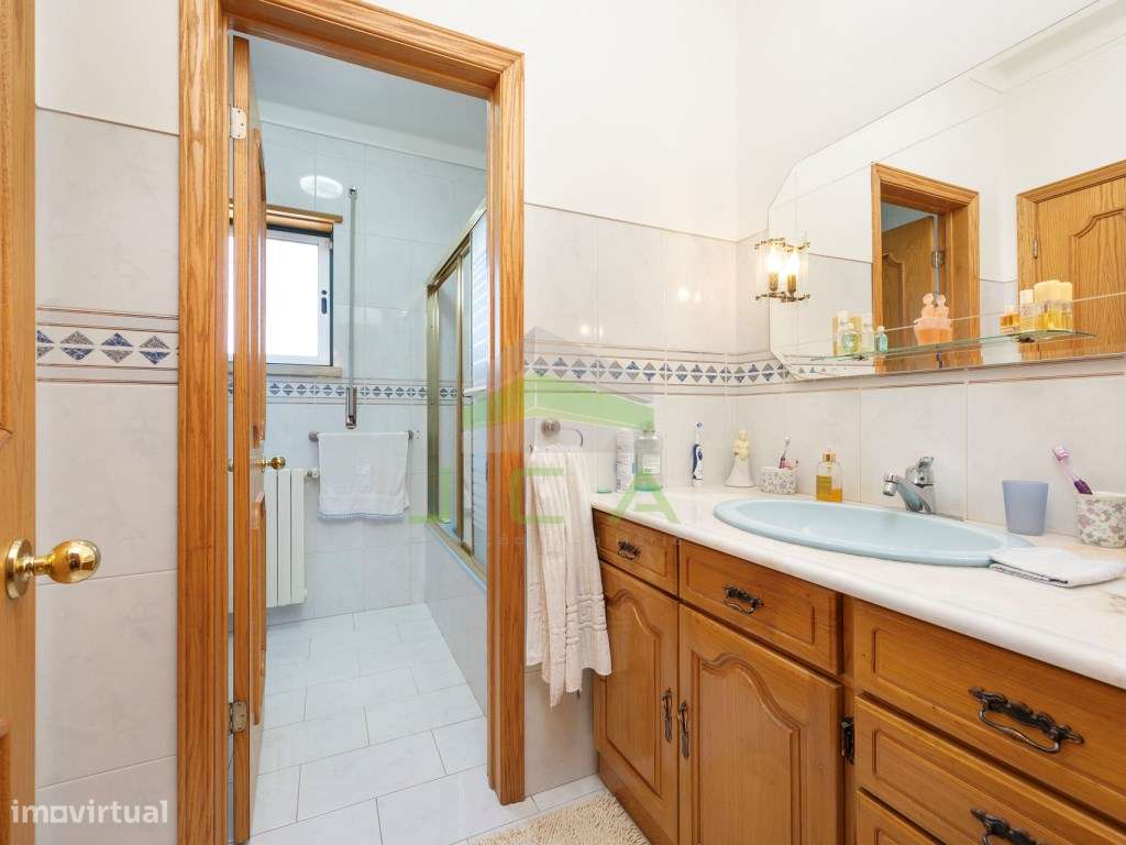 Moradia V3+2 com 4.010m2 de terreno a 5min de Leiria-40