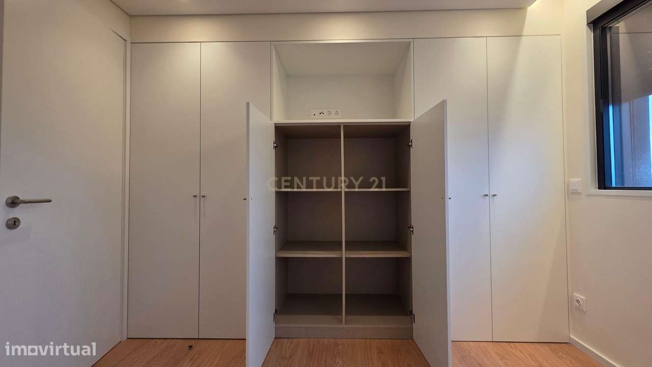 Apartamento T2 com Vista Panorâmica em Vila Nova de Gaia!-25
