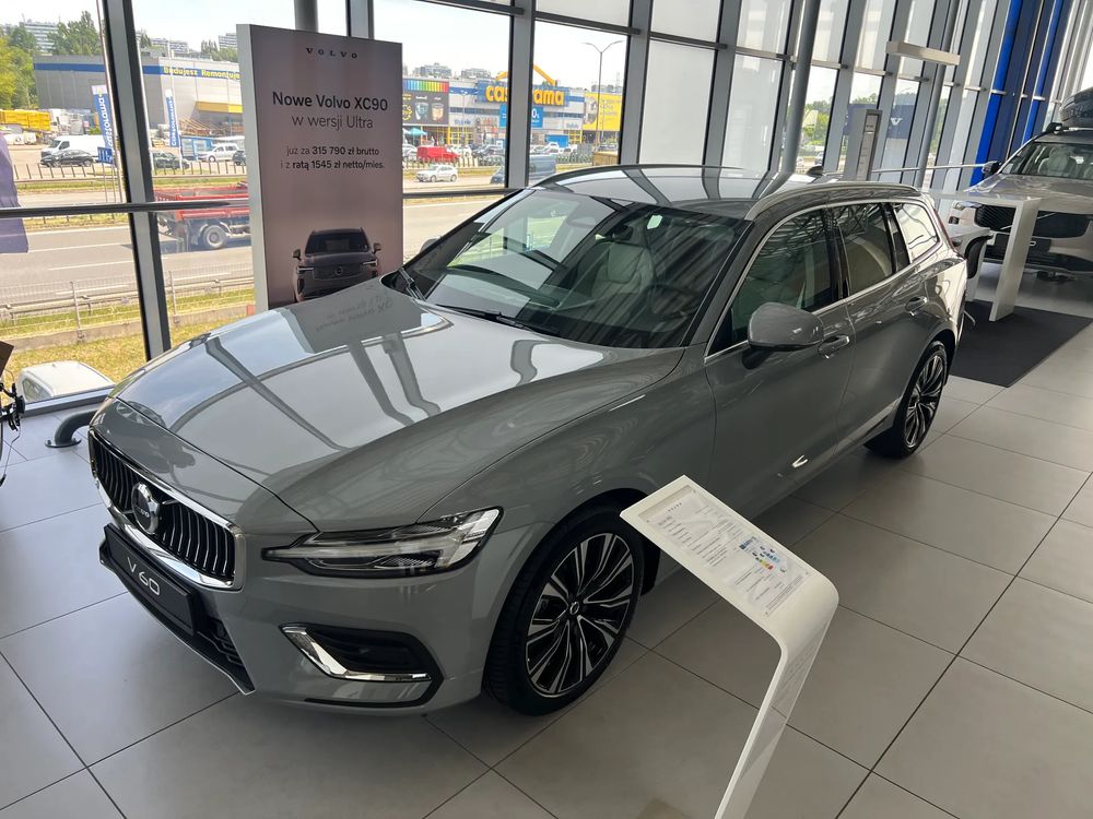 Volvo V60 II B4 B Plus Bright 2026