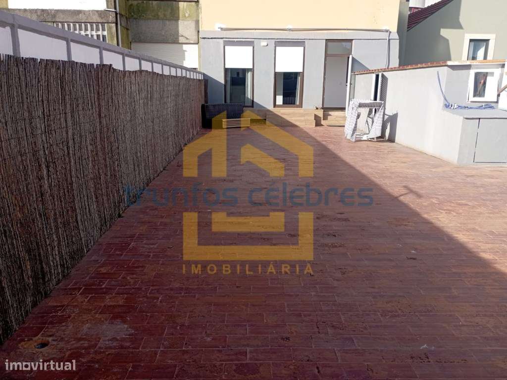 Apartamento T3 Totalmente Renovado com Terraço Privativo - Centro d...-25