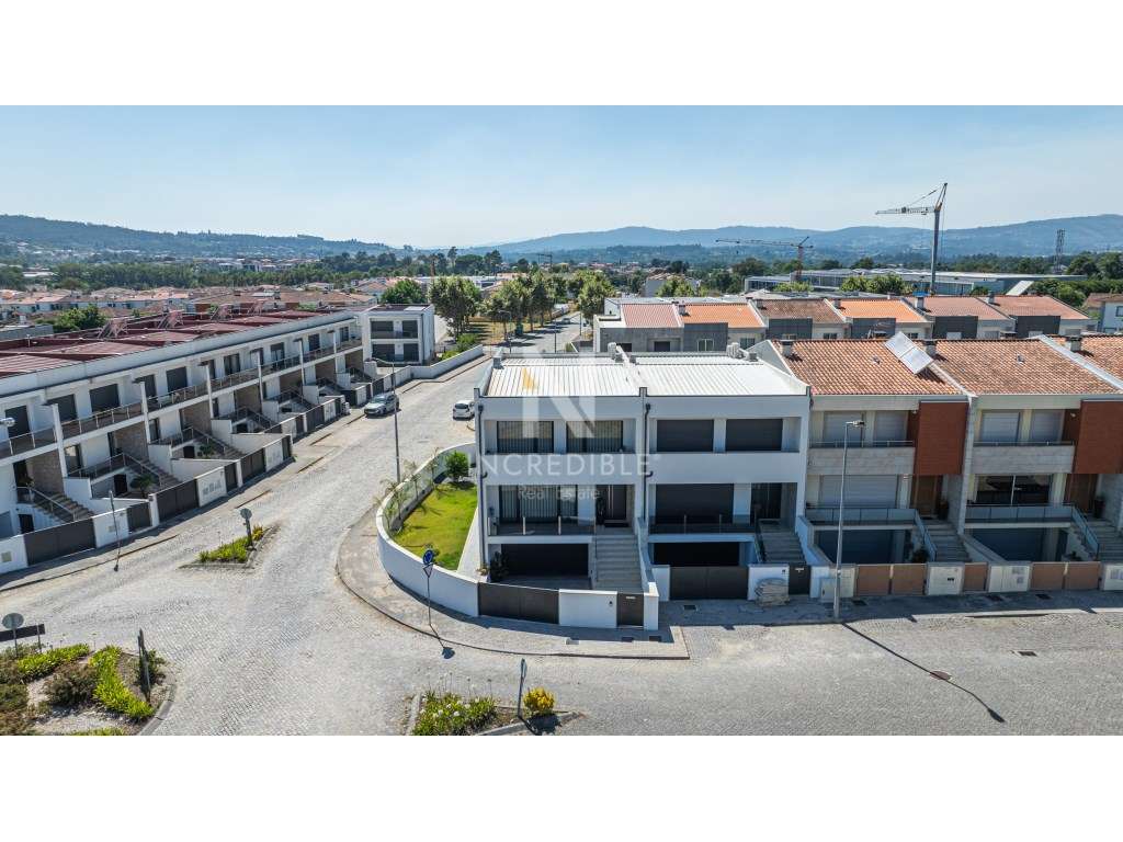 MORADIA T3 SEMI-NOVA EM GAVETO - MERELIM, BRAGA-31