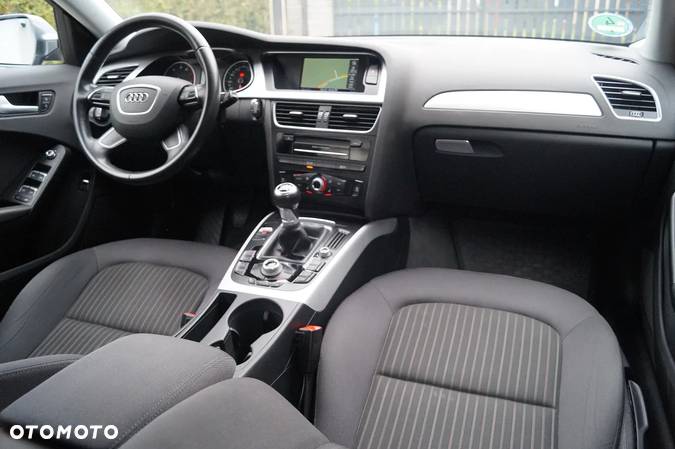 Audi A4 Avant 1.8 TFSI Ambiente - 22