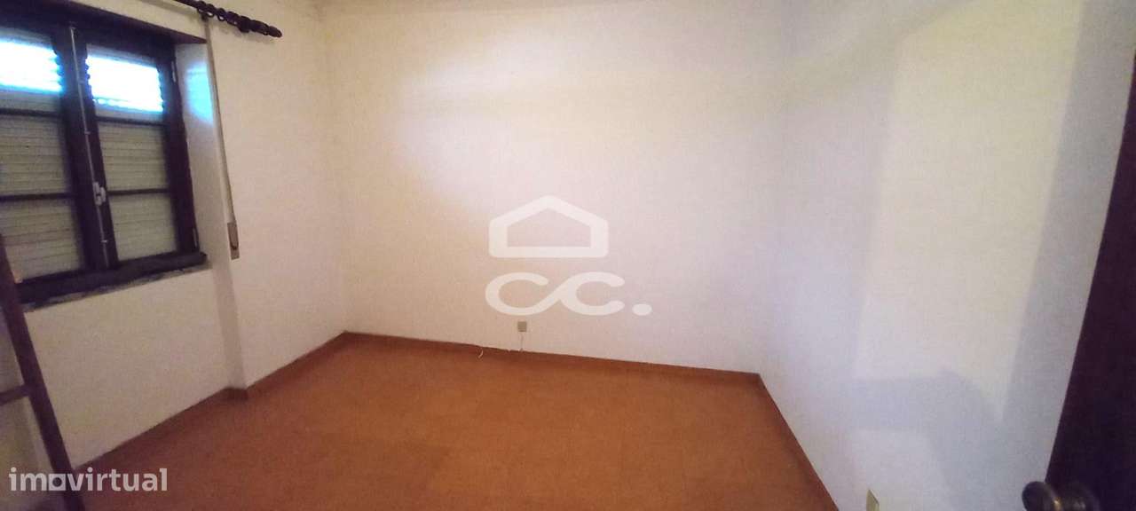 Moradia T3 com 3 pisos em Beja-25