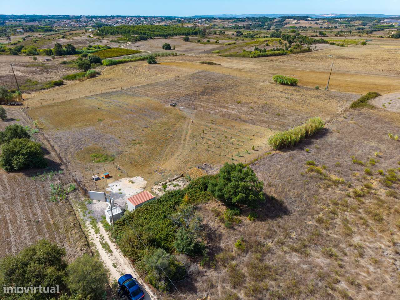 Excelente propriedade com área total de 13 680m2, localizada na Ereira-10
