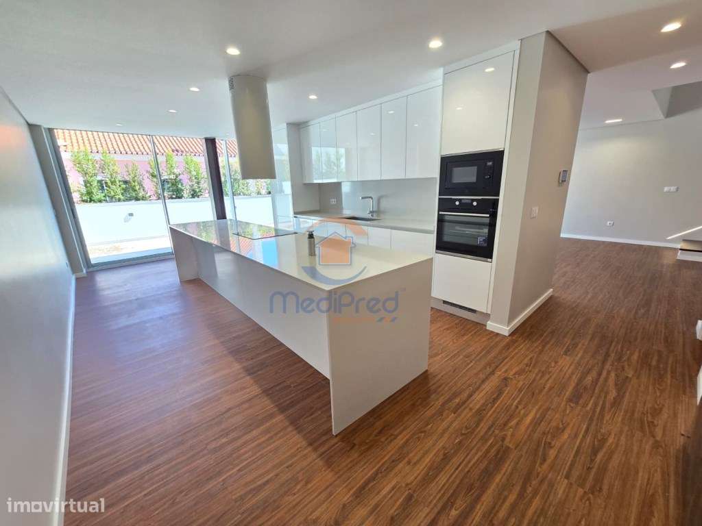 Moradia T3+1 NOVA, com Rooftop de 45 m2 | Famões, Odivelas - Grande imagem: 5/50