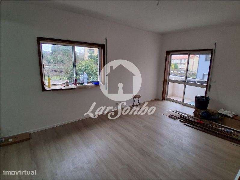 Apartamento T2, localizado, em Baguim do Monte, próximo ao metro da...-8