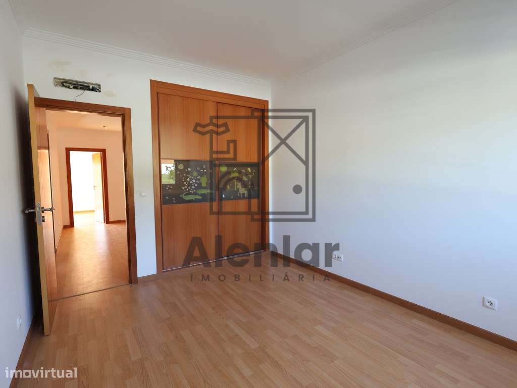 Moradia V3 localizada na freguesia da Carnota, em Alenquer.-21