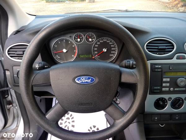 Ford Focus 1.4 Trend + - 25