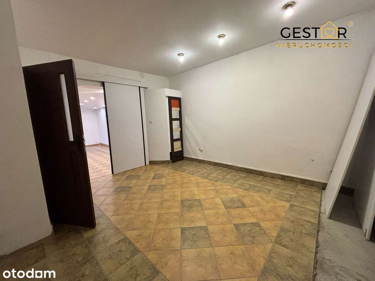 Centrum miasta_Lokal usługowy 65 m²_na sprzedaż-5