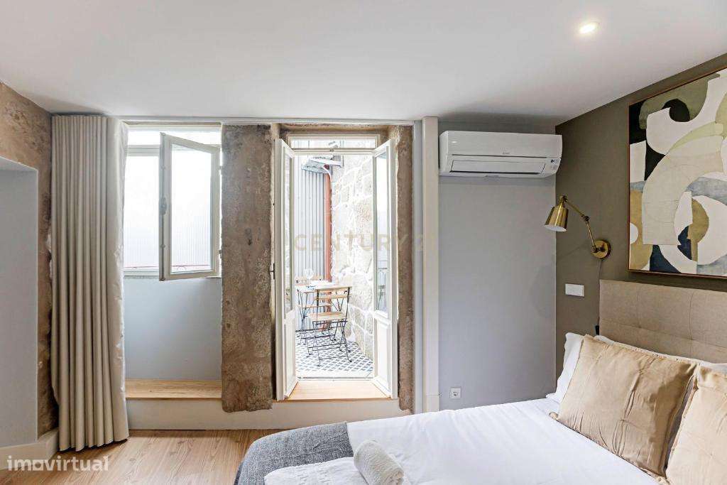 Prédio totalmente reabilitado com 5 apartamentos T0, no Centro Históri-6