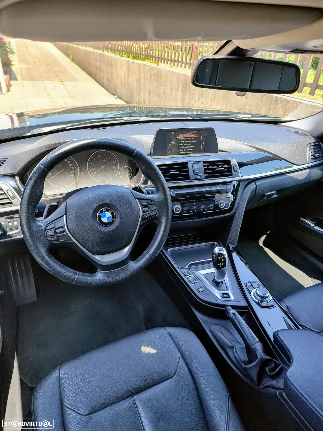 BMW 330 e iPerformance - 12