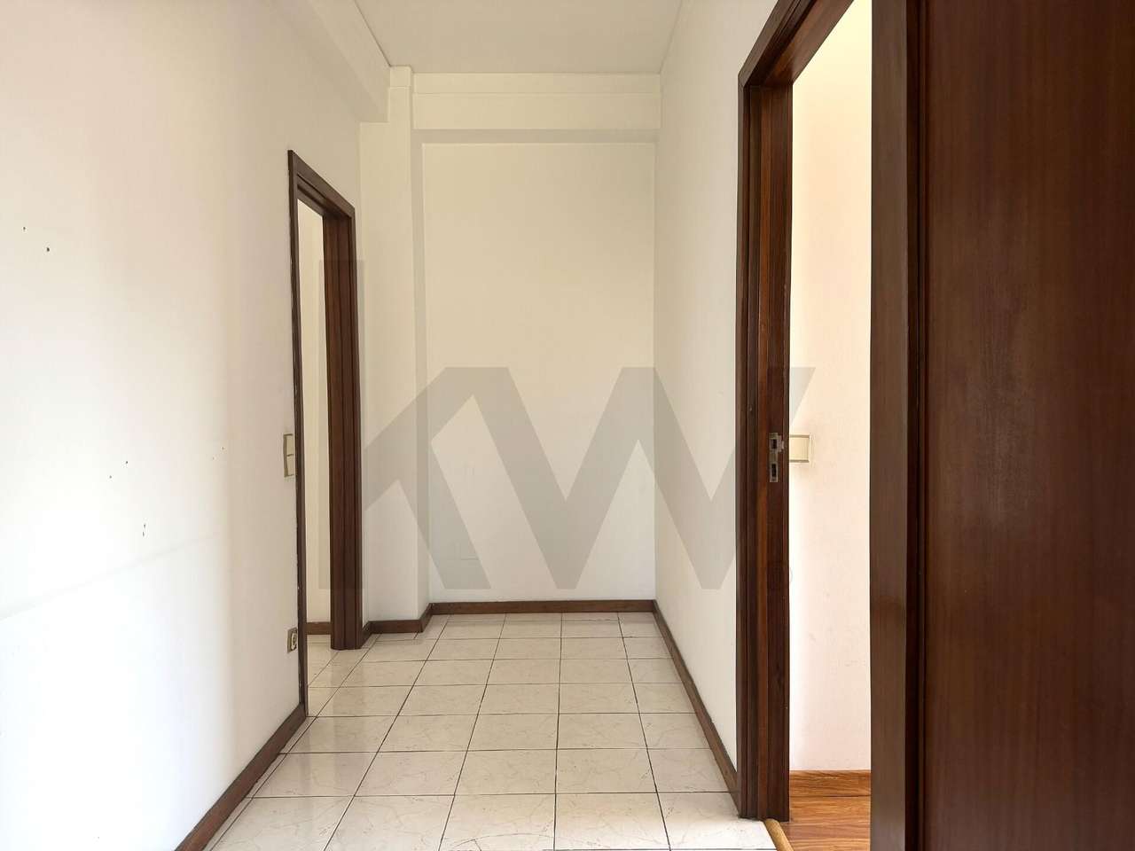 Apartamento T2 com varanda - Devesas-8