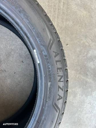 vând 2 anvelope 285/40/21 bridgestone de vară la 6,5mm - 5