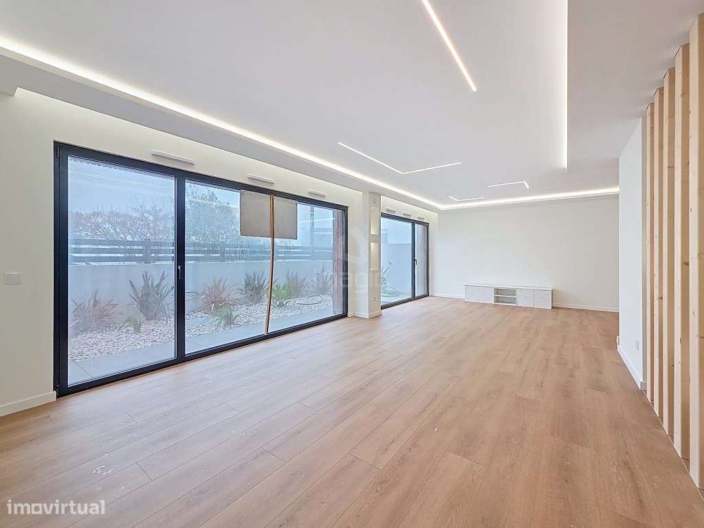 MORADIA T4 NOVA EM MAFRA.-8