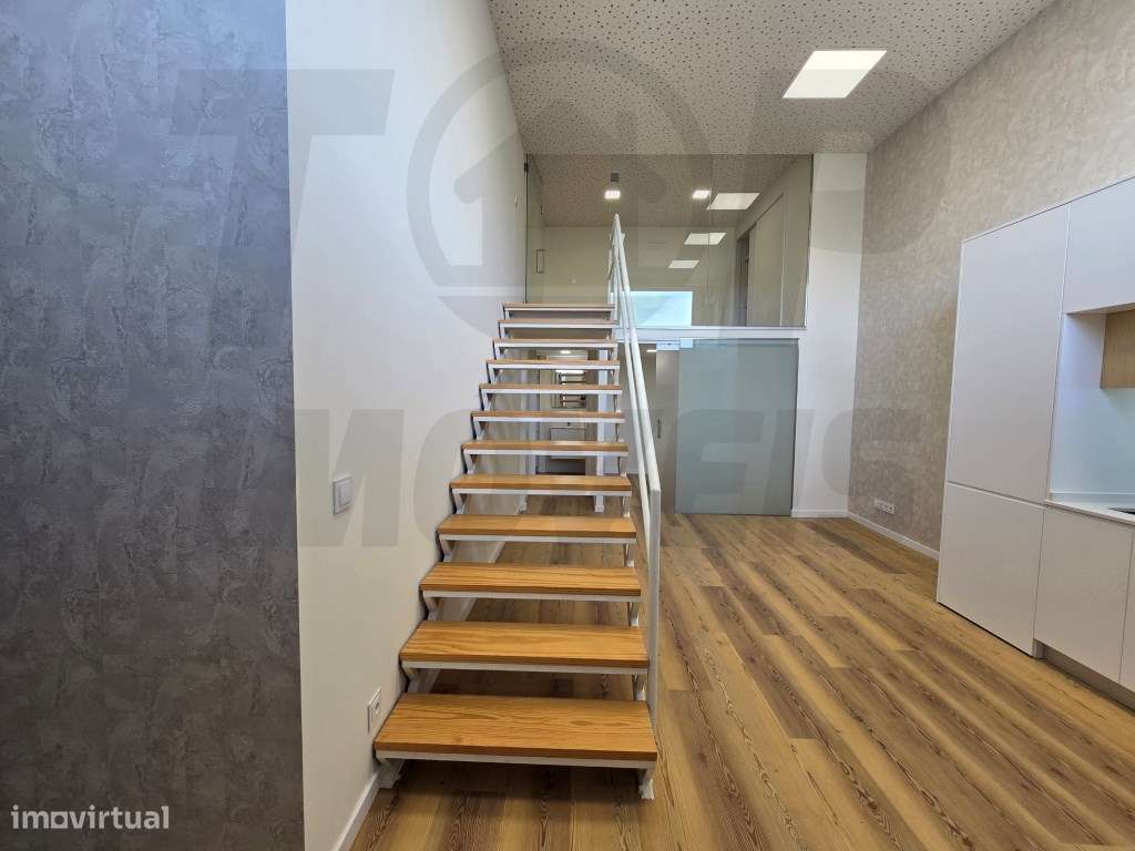 Apartamento T1+1 no Centro de Paredes - Estilo Mezanino - 800€/Mês - Grande imagem: 3/15