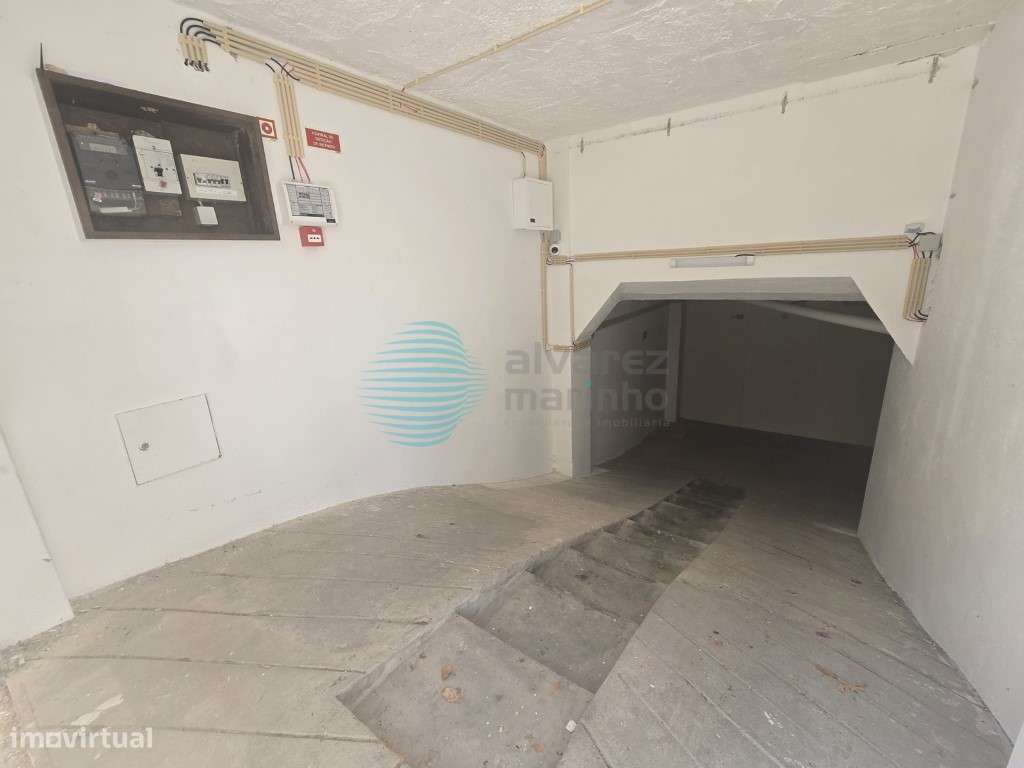 Boxes / arrecadação no centro da Cidade de Torres Vedras. - Grande imagem: 3/13