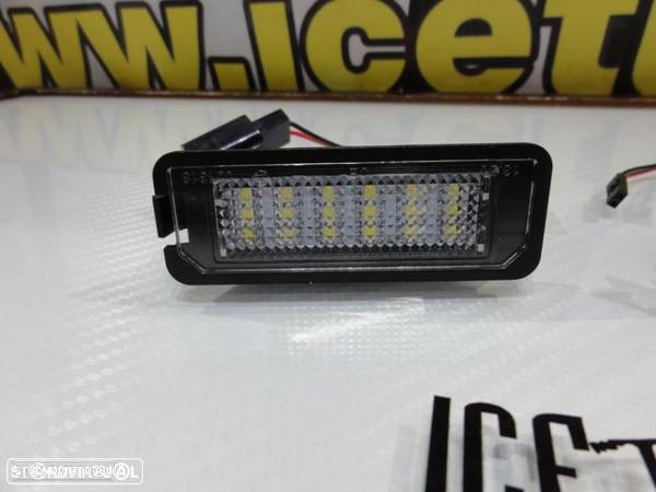 Suporte De Lâmpada De Matricula Com Led Branco Para Audi TT 8N 2-doors 1999-2006, VW EOS, Golf 4, 5, 6, 7, Lupo, Passat 3C, CC, Polo 6N2, 9N,9N3, Beetle, Passat B6, B7, Phaeton, Scirocco, Seat Altea, Exeo, Exeo ST, Ibiza 6J, Leon 1P, Skoda Superb 3T 4-drs Sedan 2008, Porsche Carrera GT, 911 Carrera 996, 997, GT2, GT3, Boxster 987, Cayene 9PA, Cayman 987C. - 3