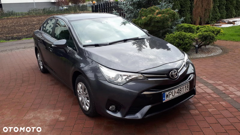 Toyota Avensis 1.6 Active - 9