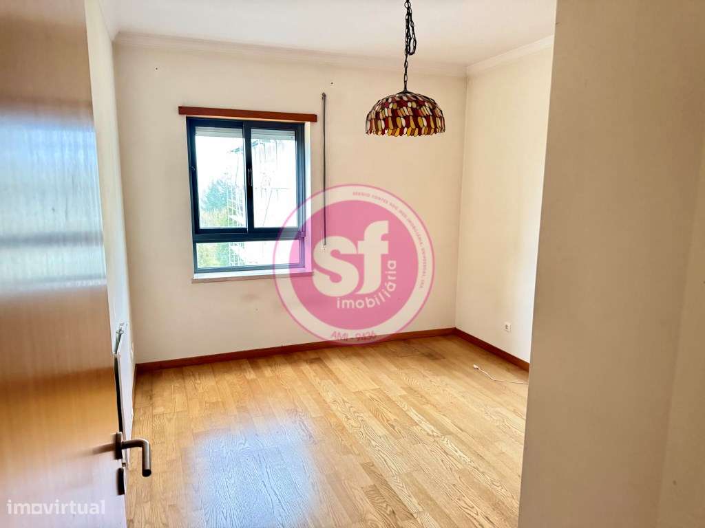 Apartamento T2 com garagem para venda!-6