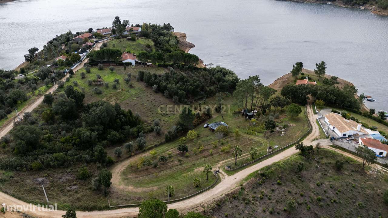Terreno fantástico na Barragem de Castelo de Bode-10