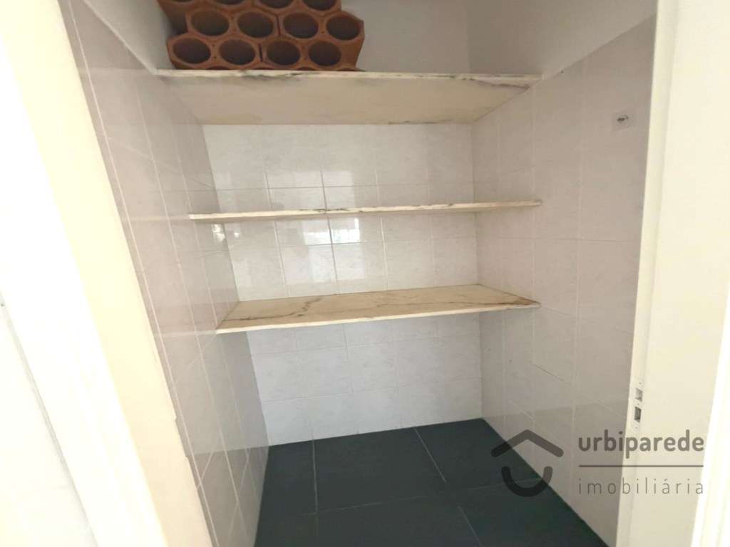 Apartamento T3 totalmente remodelado, no Cacém.-9