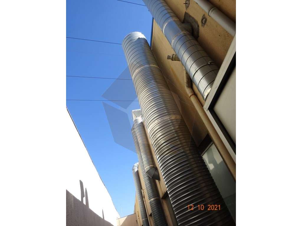 Restauração / Comércio -Parque Comercial Chiolo Maia-17