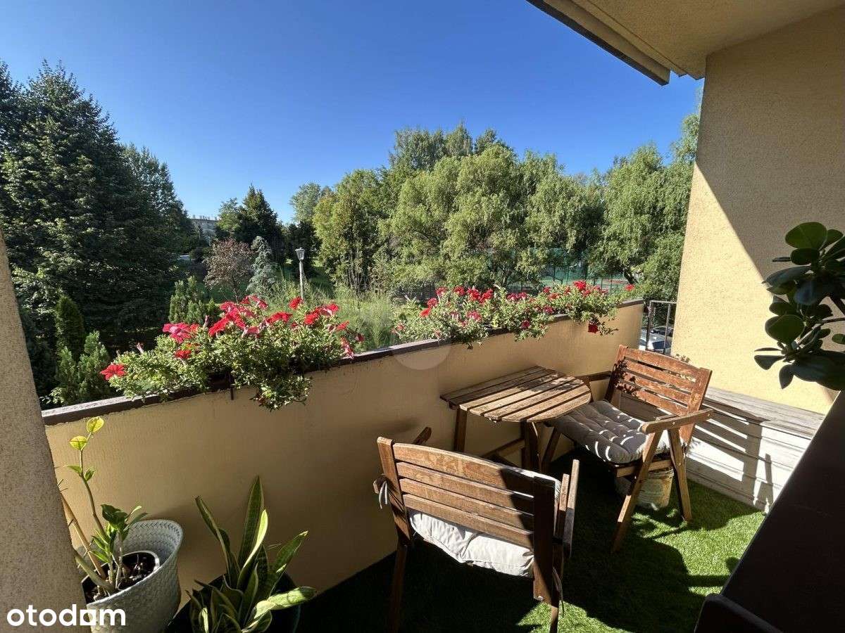 3-pokojowe przestronne mieszkanie z dużym salonem oraz osobną kuchnią-13