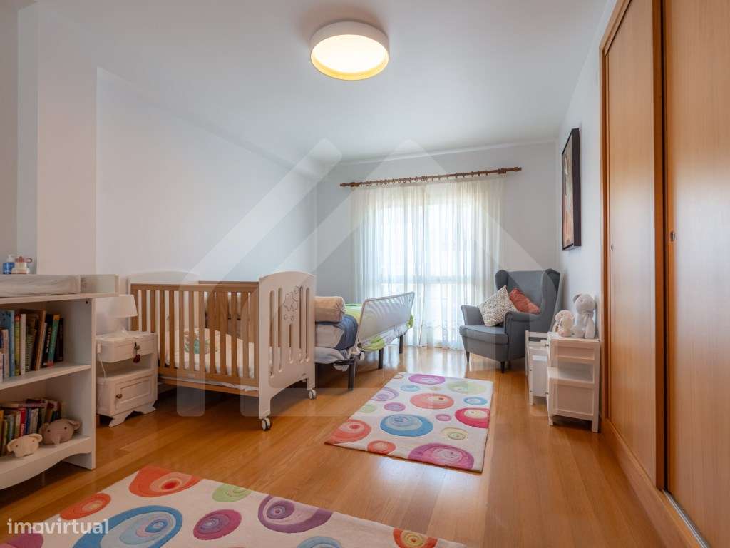 Apartamento T3 | Com aproveitamento de sótão | Alqueves-12