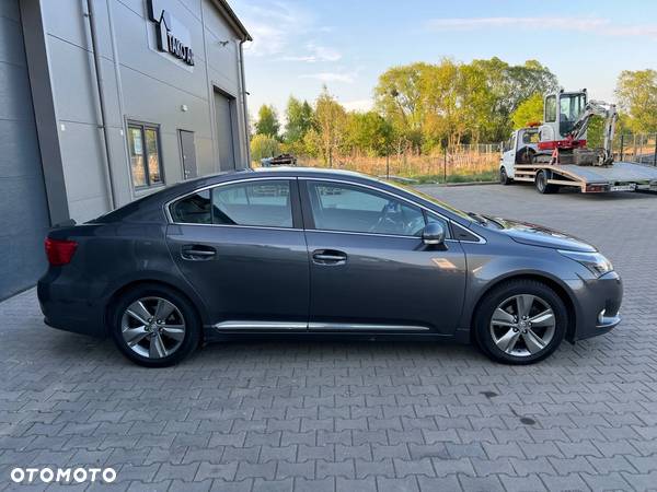 Toyota Avensis 1.8 Premium - 5