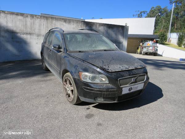 Volvo V50 2,0 D de 2006 - Peças Usadas (7938) - 1