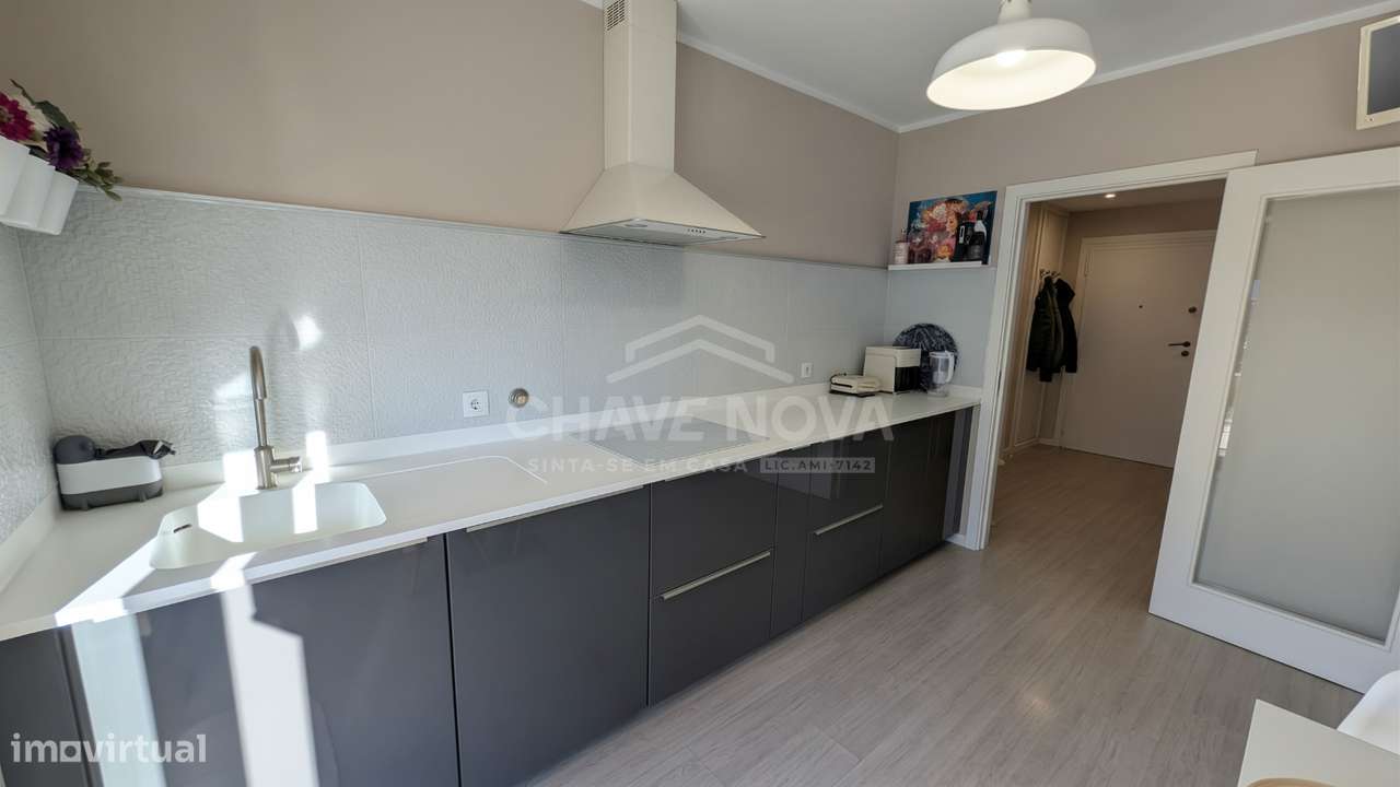 T1+1 Renovado c/ Terraço (70m2) e Lugar de Garagem em Valadares-8