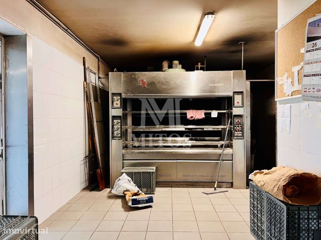 Moradia T3 com comércio para venda em Geraz do Lima, Viana do Castelo-36