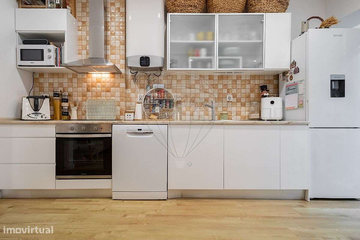 Apartamento T2- Totalmente remodelado-5