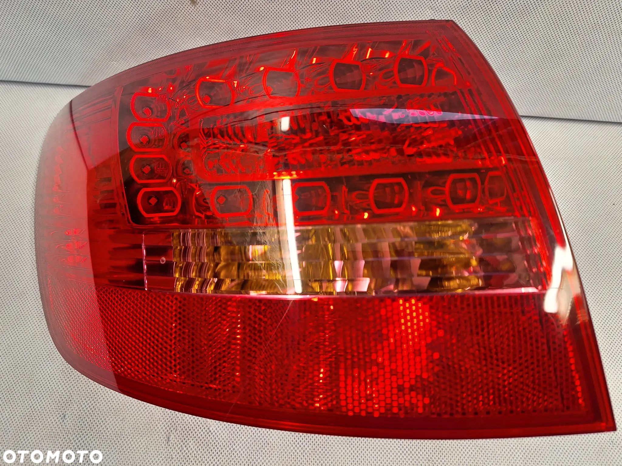 Audi A6 C6 kombi 89037044 lampa led  lewa tył - 1