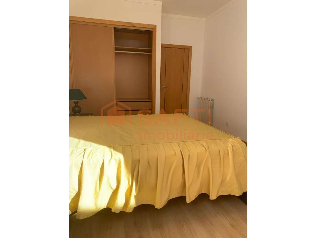 Caldas da Rainha - T2 R/C com Terraço e Estacionamento - Grande imagem: 5/12