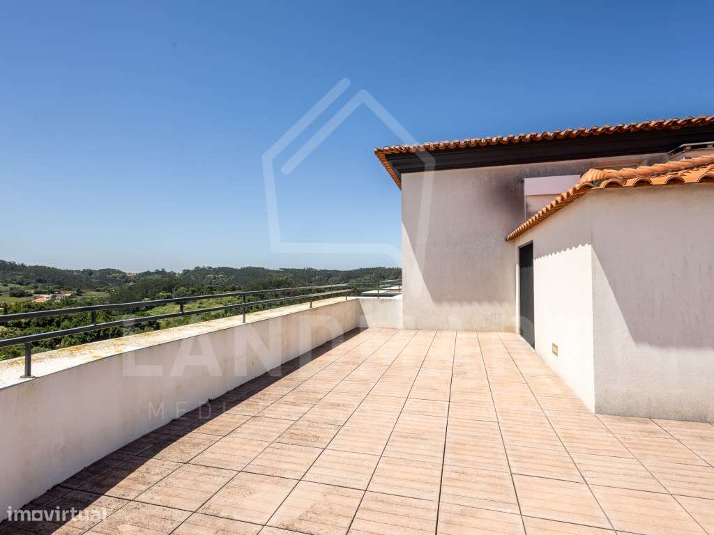 Apartamento T3 Duplex, Centro de Turquel-19