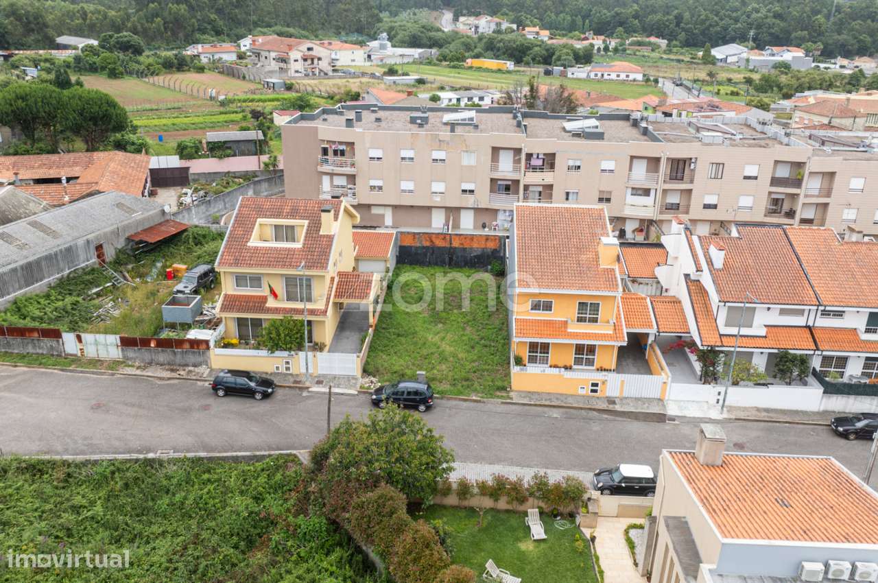 Terreno em Serzedo, Vila Nova de Gaia - Grande imagem: 2/16