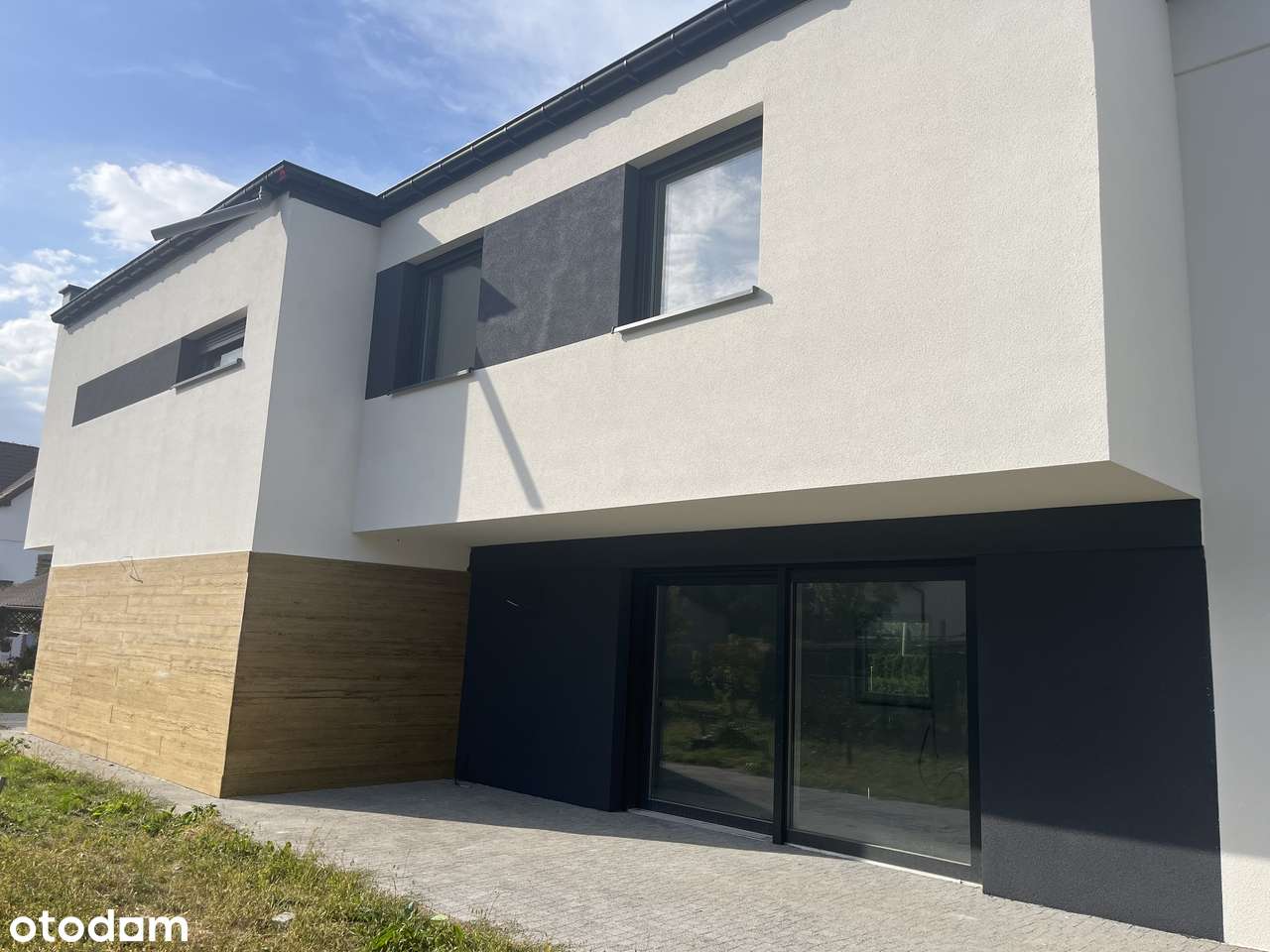 Dwupoziomowy apartament z ogródkiem w spokojnej okolicy/blisko centum-2