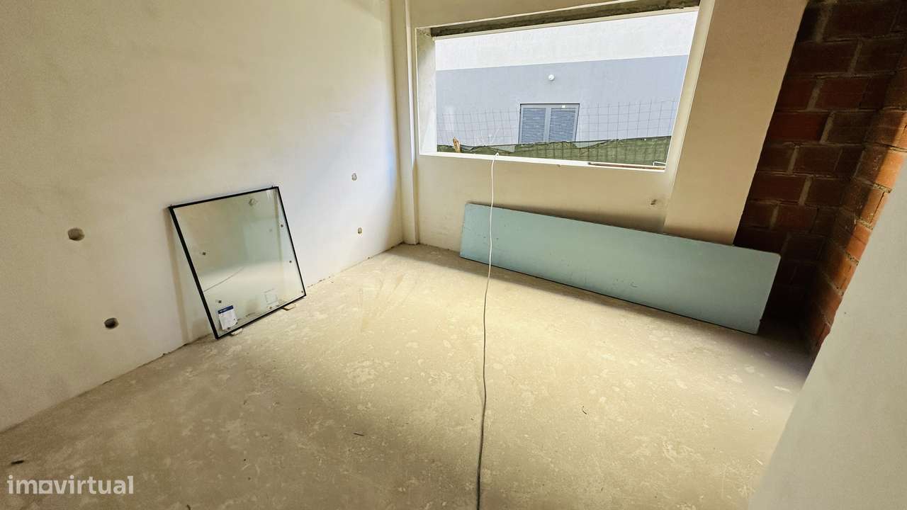 Apartamento T2/T3 - Grande imagem: 1/13